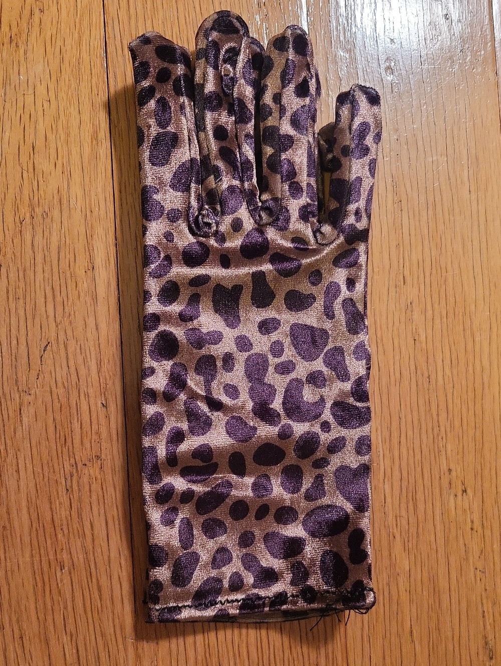 Source Unknown Leopard Print Satin Glove in Brown and Purple